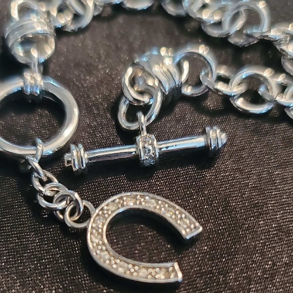 Silver Chain Bracelet w Horseshoe Charm - Picture 2 of 7